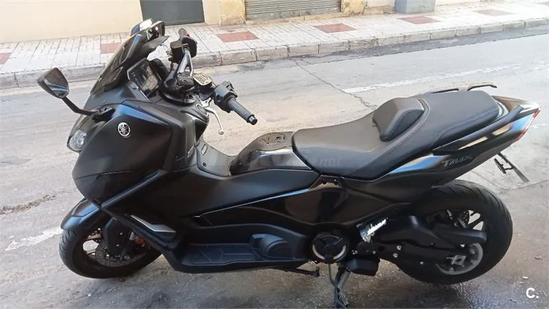 Yamaha TMAX – Vista 3