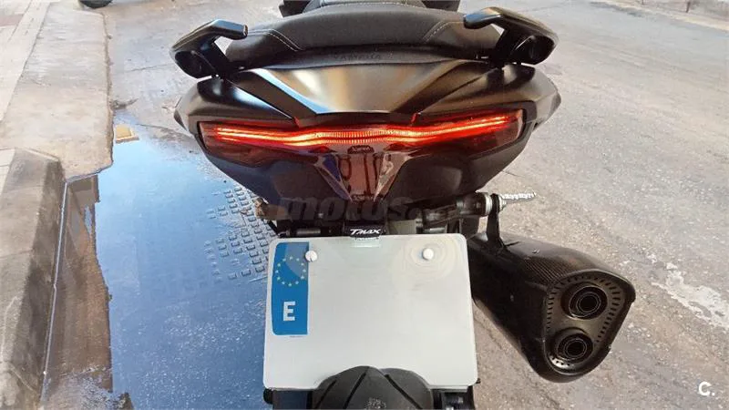 Yamaha TMAX – Vista 4