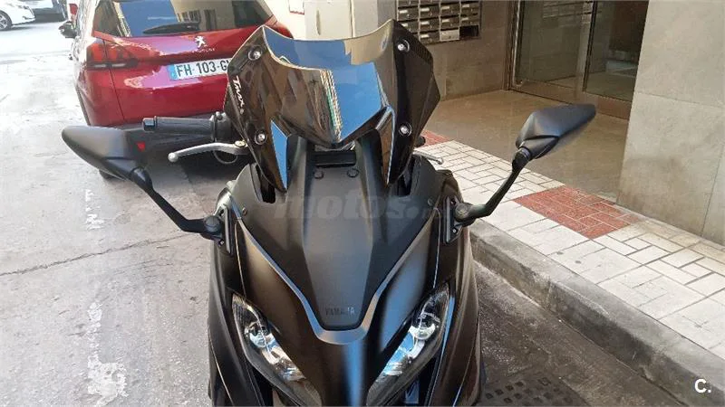 Yamaha TMAX – Vista 6