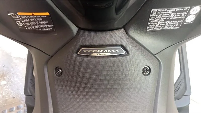 Yamaha TMAX – Vista 7