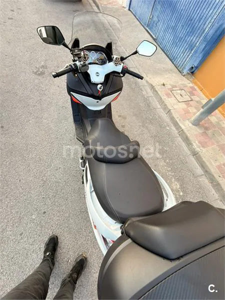 SYM Maxsym 400 – Vista 3