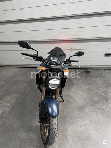 Honda CB 125 R – Vista 2