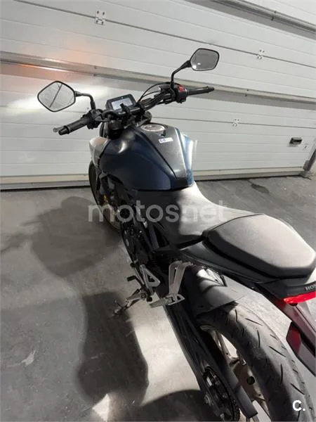 Honda CB 125 R – Vista 5