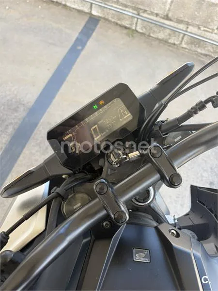 Honda CB125R - Vista 7
