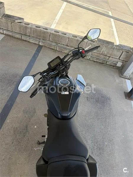 Honda CB125R - Vista 8