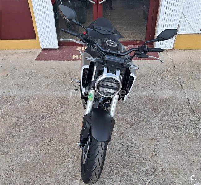 Honda CB 125 R – Vista 6