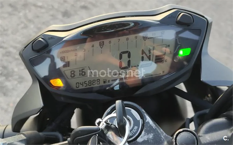 Suzuki SV 650 – Vista 11
