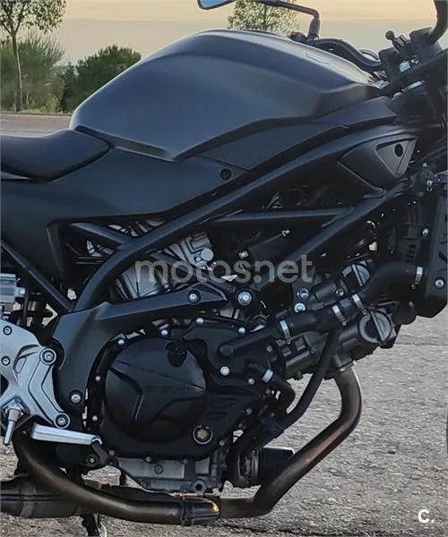 Suzuki SV 650 – Vista 9