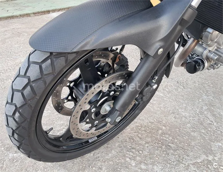 Suzuki V-Strom 650 – Vista 16