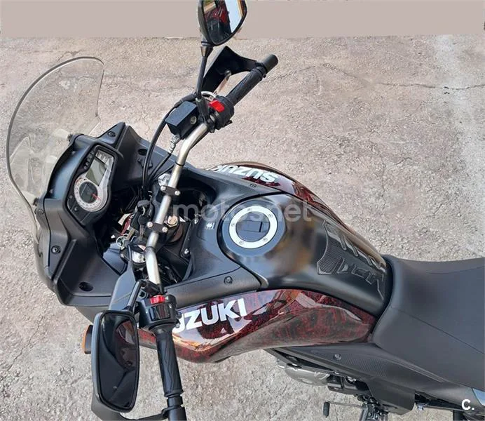 Suzuki V-Strom 650 – Vista 8