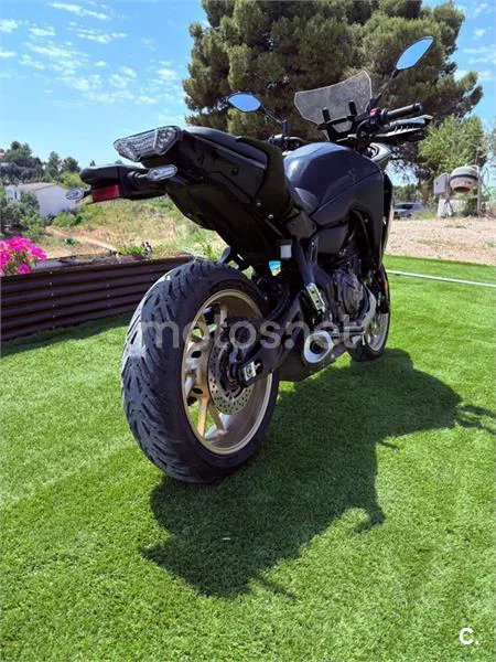 Yamaha Tracer 7 – Vista 9