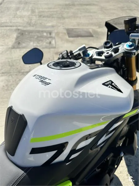 Triumph Street Triple 765 – Vista 2