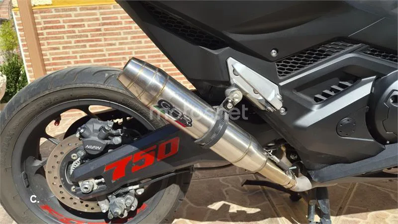 Honda Forza 750 – Vista 2