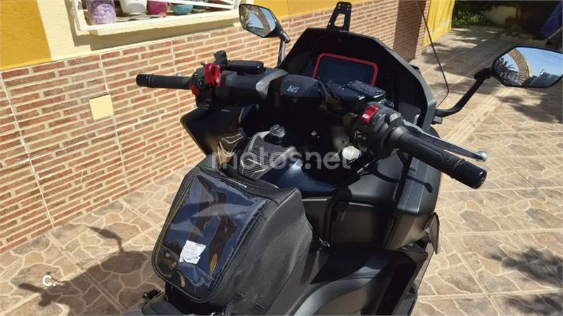 Honda Forza 750 – Vista 12