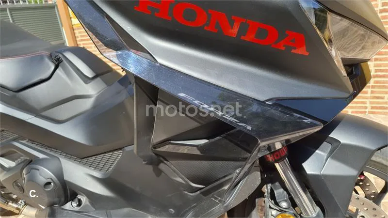 Honda Forza 750 – Vista 10