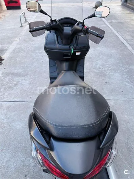 Suzuki Burgman 200 – Vista 13