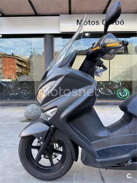 Suzuki Burgman 200 – Vista 7