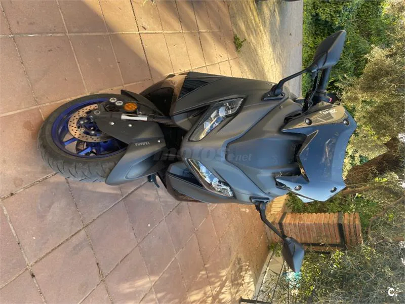 Yamaha TMAX – Vista 2