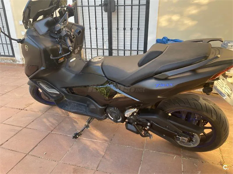 Yamaha TMAX – Vista 4