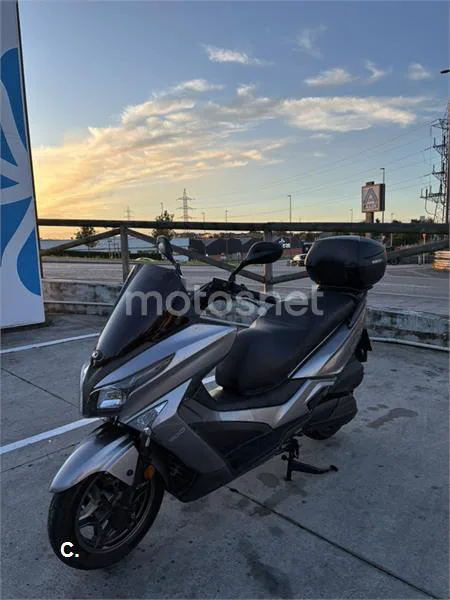 Kymco Grand Dink 300 – Vista 2