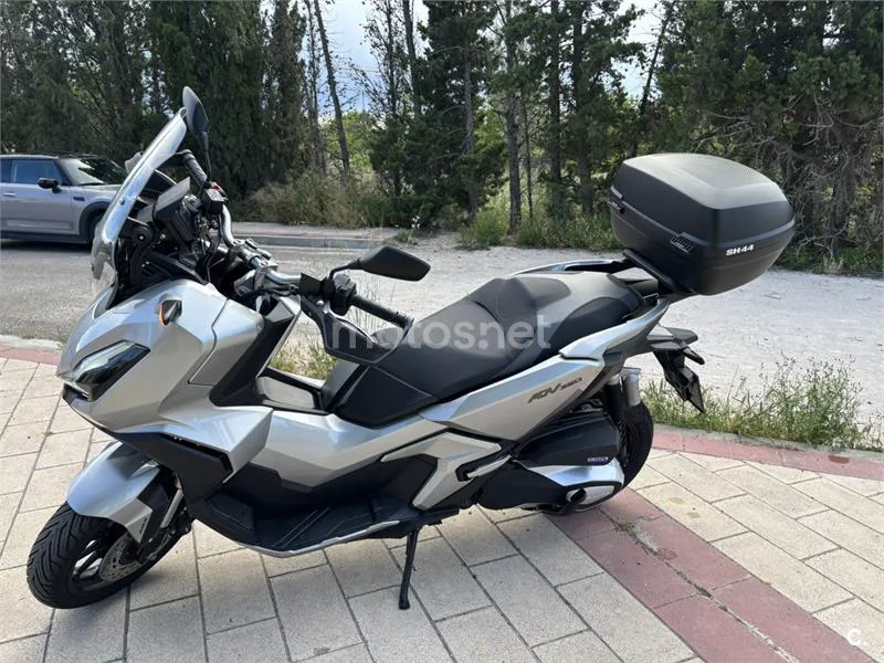 Honda ADV 350 – Vista 11