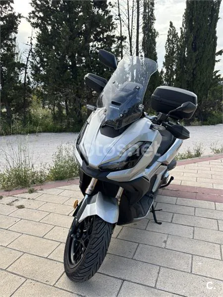 Honda ADV 350 – Vista 5