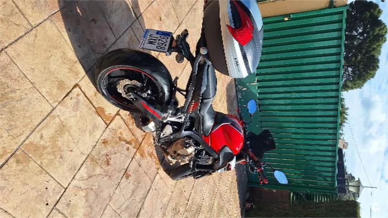 Honda CB 650 F – Vista 2