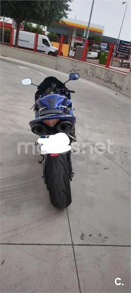 Yamaha R1 – Vista 6
