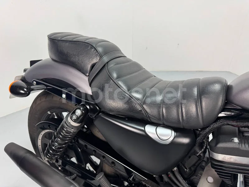 Harley-Davidson Sportster 883 - Vista 15