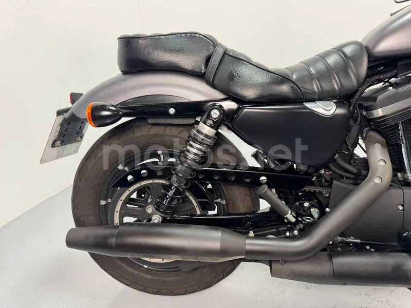 Harley-Davidson Sportster 883 - Vista 16