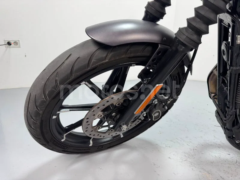 Harley-Davidson Sportster 883 - Vista 5