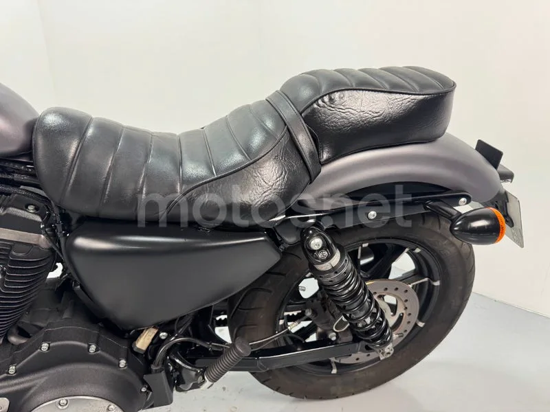 Harley-Davidson Sportster 883 - Vista 8