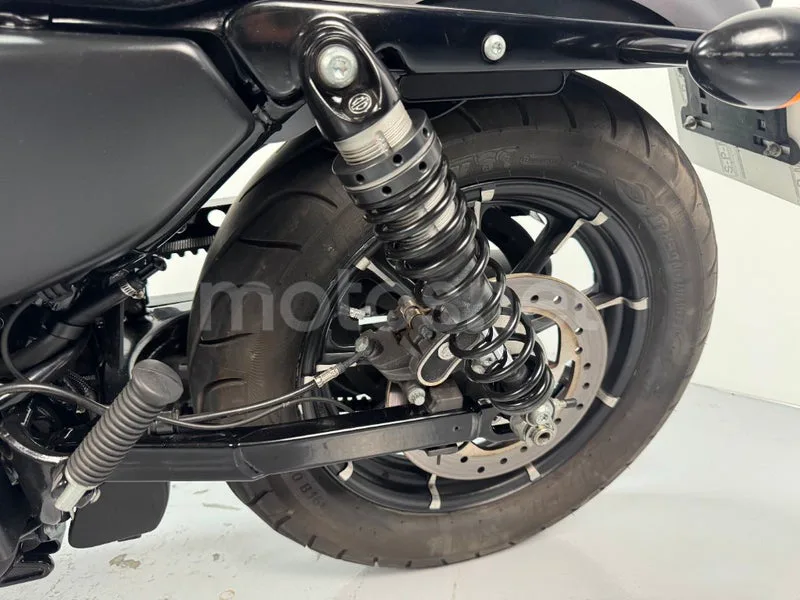 Harley-Davidson Sportster 883 - Vista 9