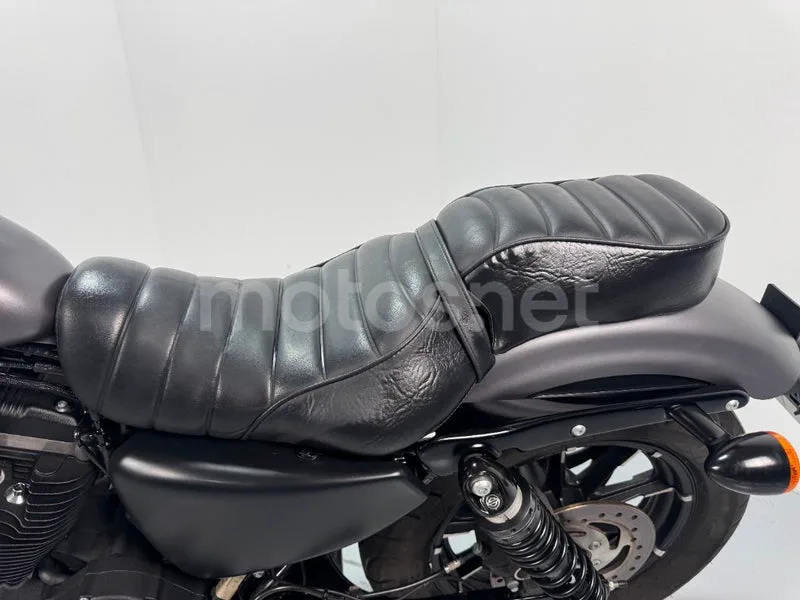Harley-Davidson Sportster 883 - Vista 10