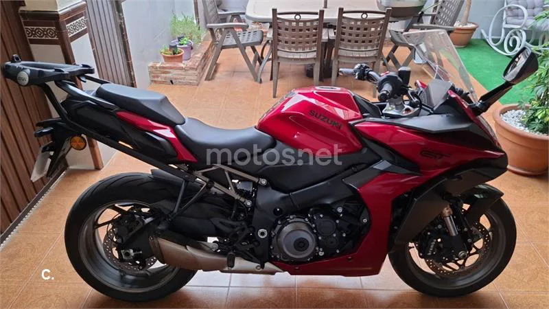 Suzuki GSX-S – Vista 3