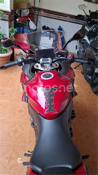 Suzuki GSX-S – Vista 6