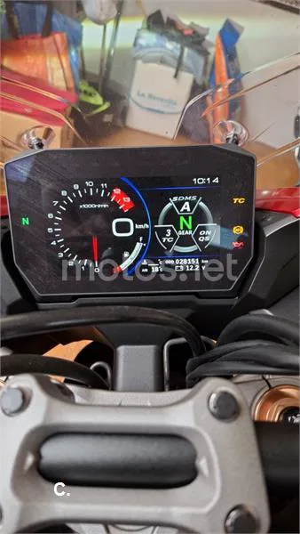 Suzuki GSX-S – Vista 8