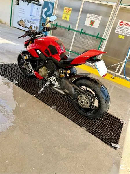 Ducati Streetfighter V4 – Vista 2