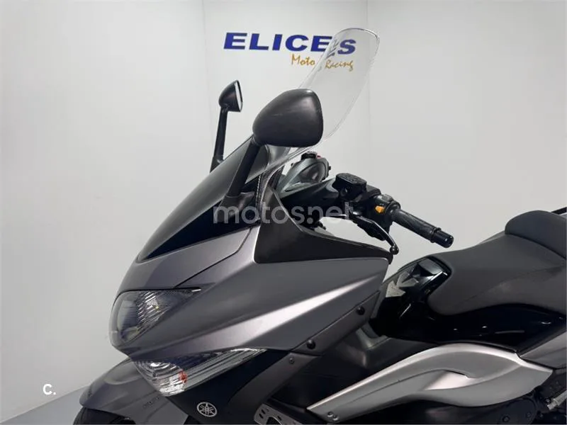 Yamaha TMAX 500 – Vista 16