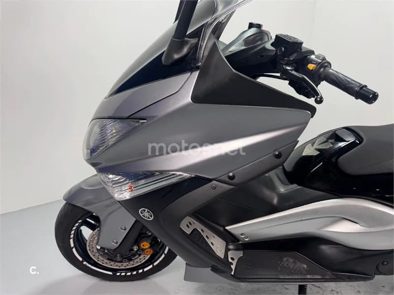 Yamaha TMAX 500 – Vista 17