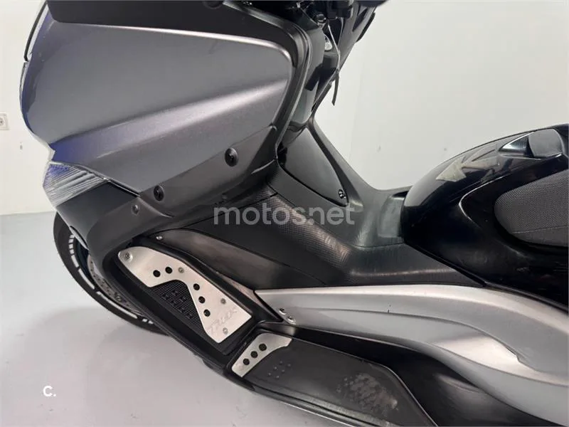 Yamaha TMAX 500 – Vista 18
