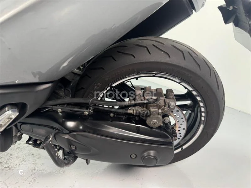 Yamaha TMAX 500 – Vista 21