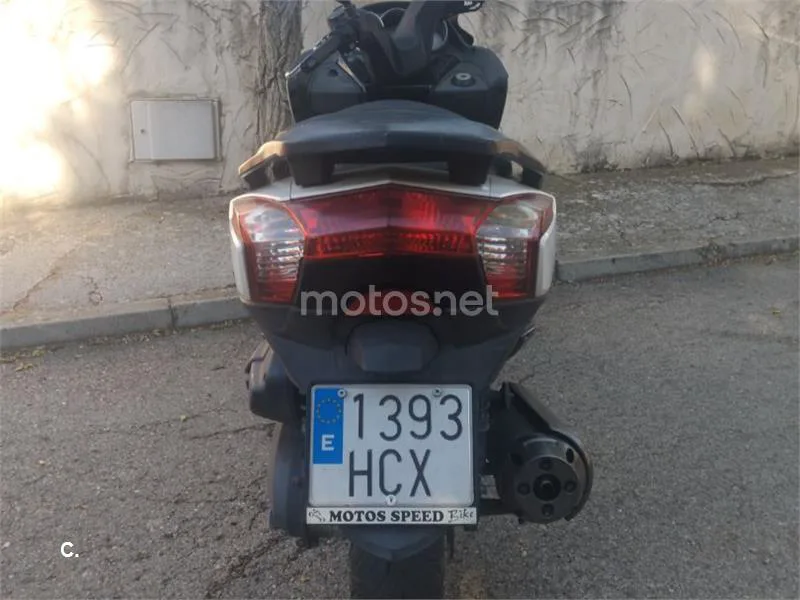 Kymco Super Dink 125 – Vista 3