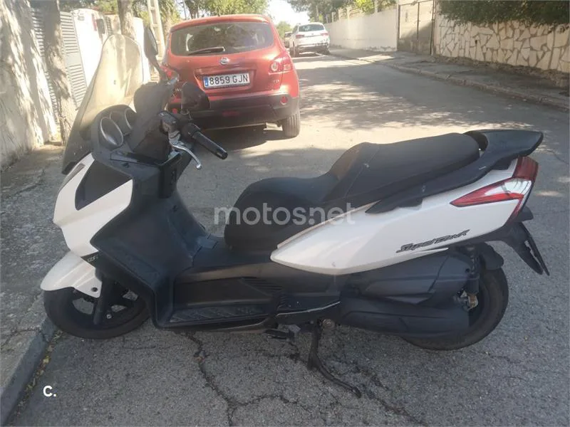 Kymco Super Dink 125 – Vista 4