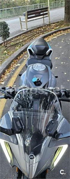 CFMOTO 300SR – Vista 3