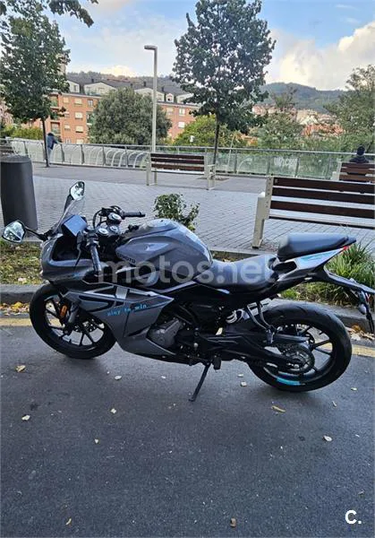 CFMOTO 300SR – Vista 8