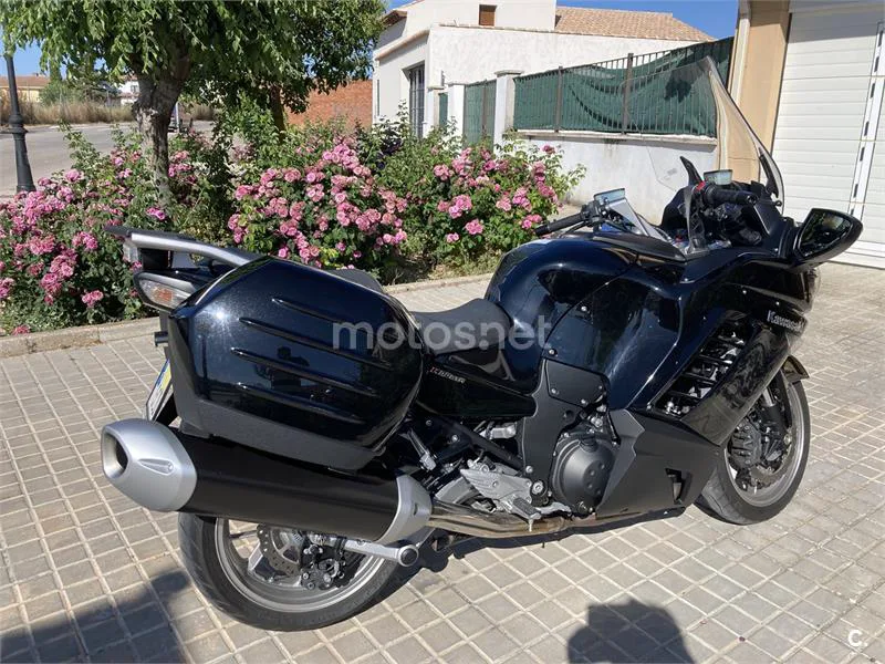 Kawasaki 1400GTR – Vista 6
