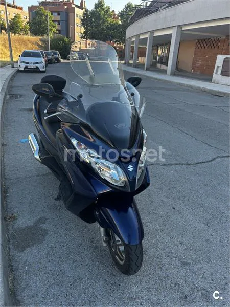 Suzuki Burgman 400 – Vista 5