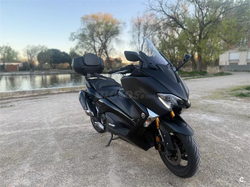 Yamaha TMAX – Vista 2