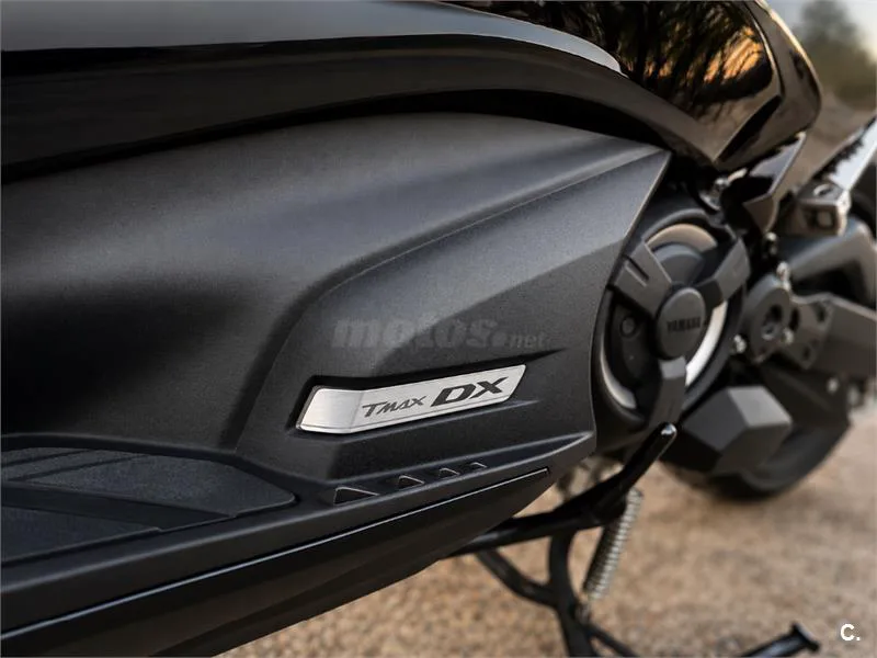 Yamaha TMAX – Vista 3